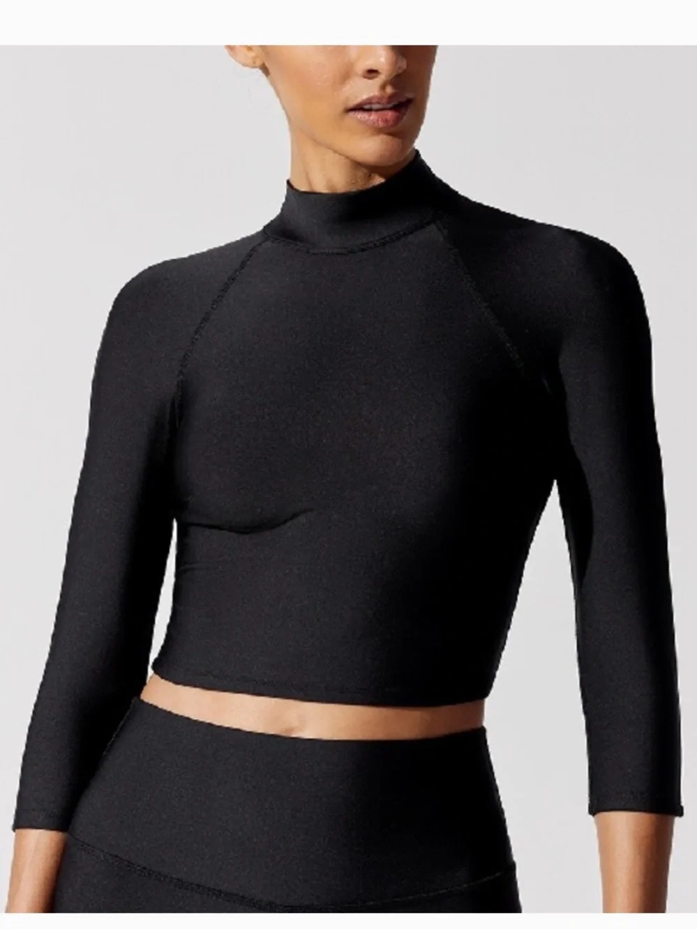Alo yoga archer top cropped black yoga workout w/riptag   Size med